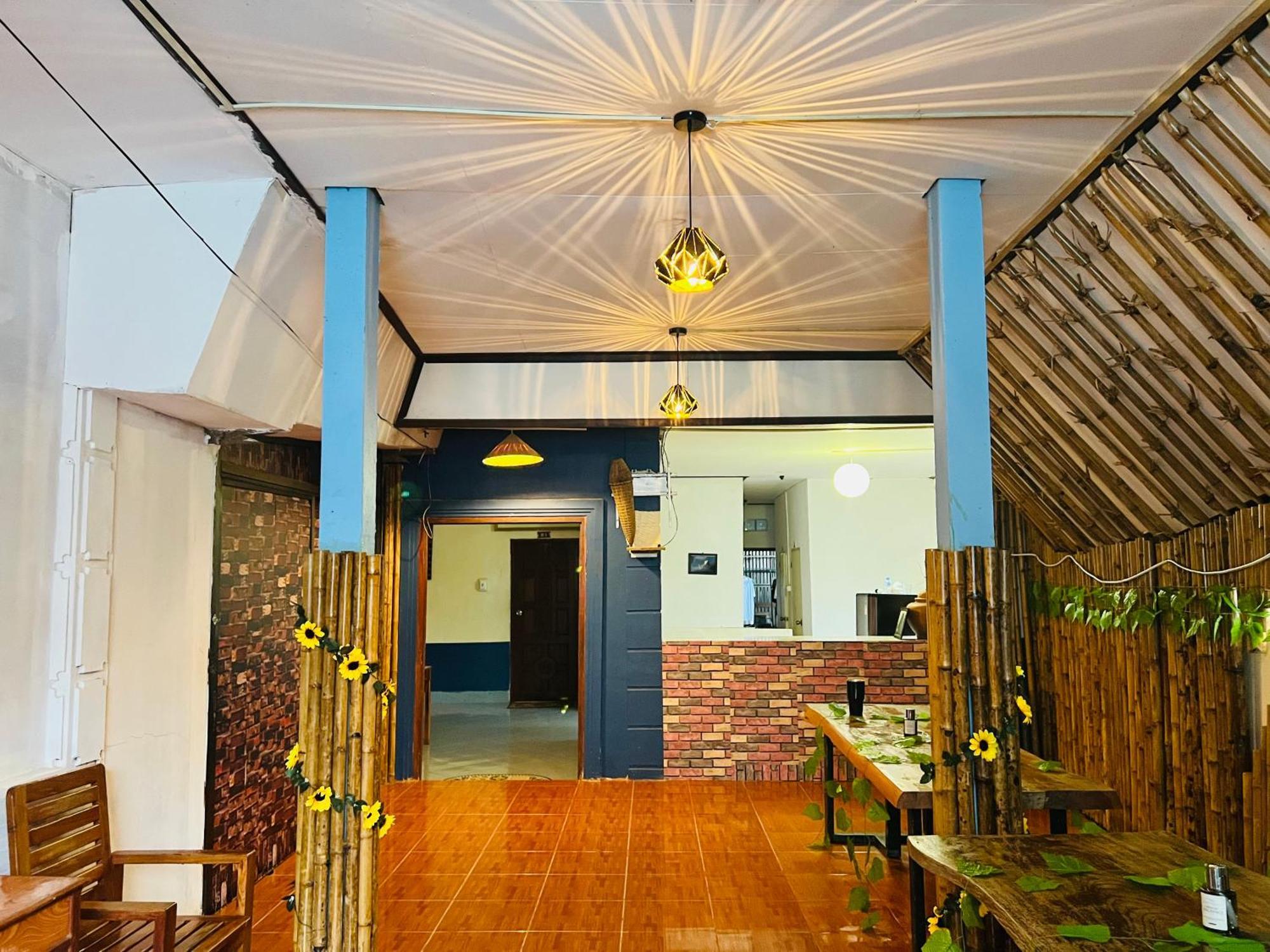 Vangvieng Pool House Hotel Vang Vieng Exterior photo
